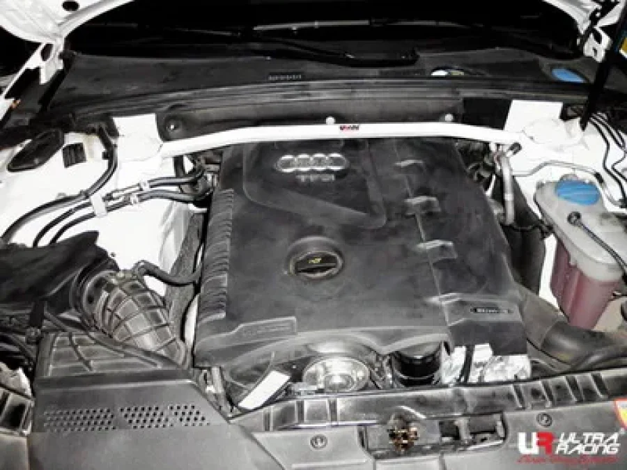 Ultra Racing Audi A4 (B8) 07+ 2.0T UltraRacing 2P Front Upper Strutbar, référence TW2-1412