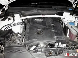 Ultra Racing Audi A4 (B8) 07+ 2.0T UltraRacing 2P Front Upper Strutbar, référence TW2-1412