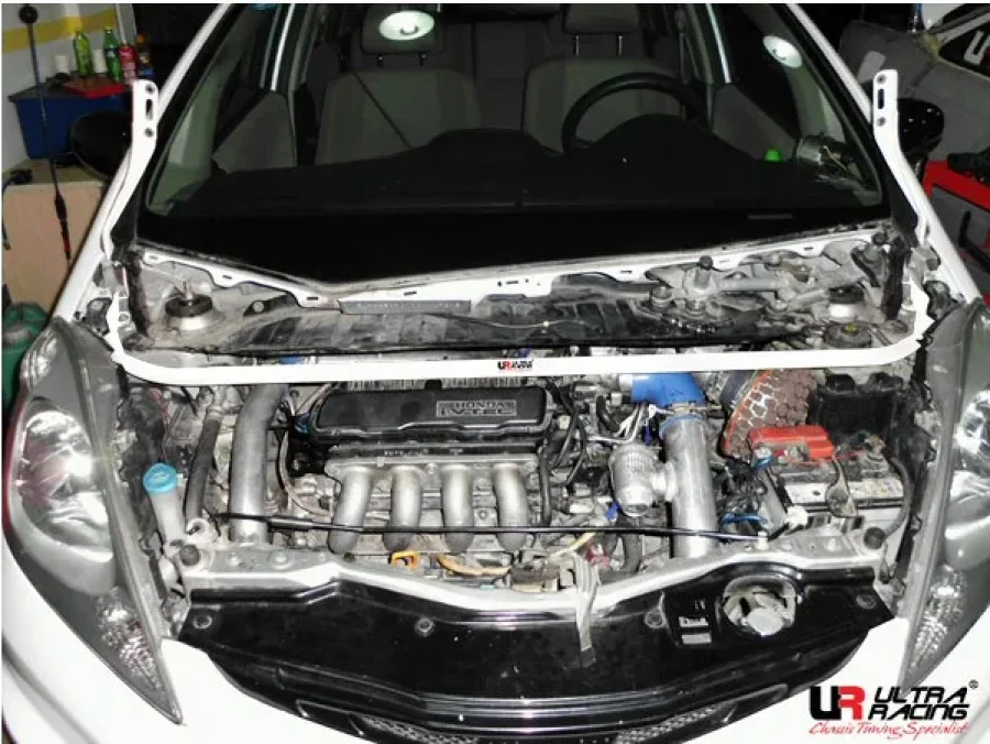 Ultra Racing Honda Jazz/Fit 08+ 1.3 UltraRacing Front Upper Strutbar, référence TW2-1464A