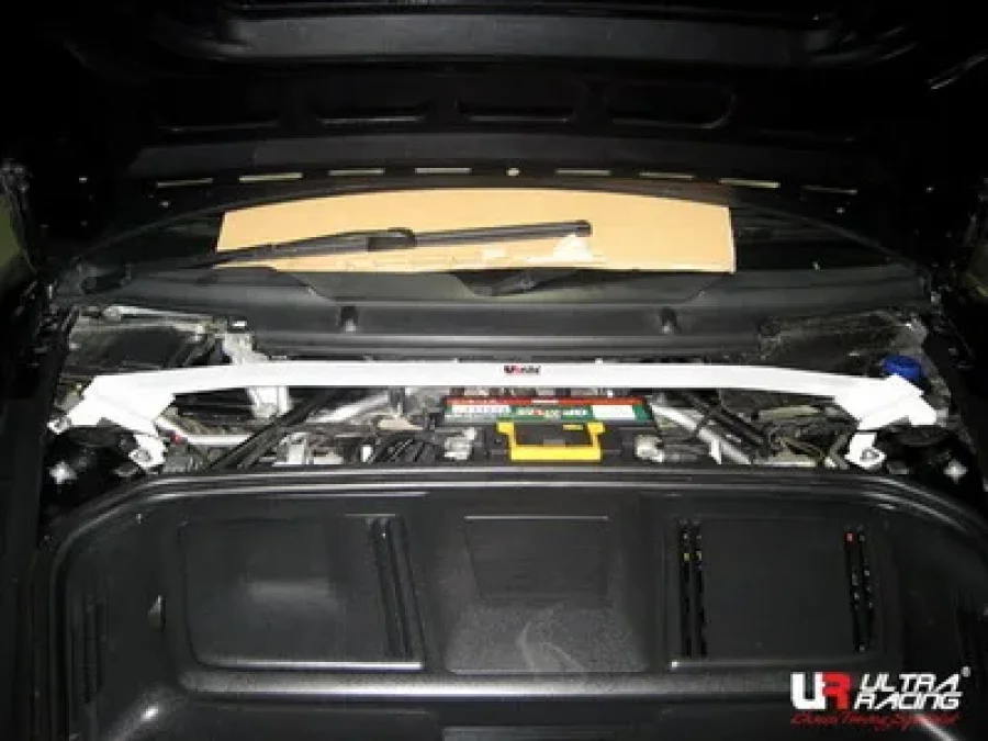 Ultra Racing Porsche 911 997 05-12 3.6 Ultra-R Front Upper Strutbar 1504, référence TW2-1504