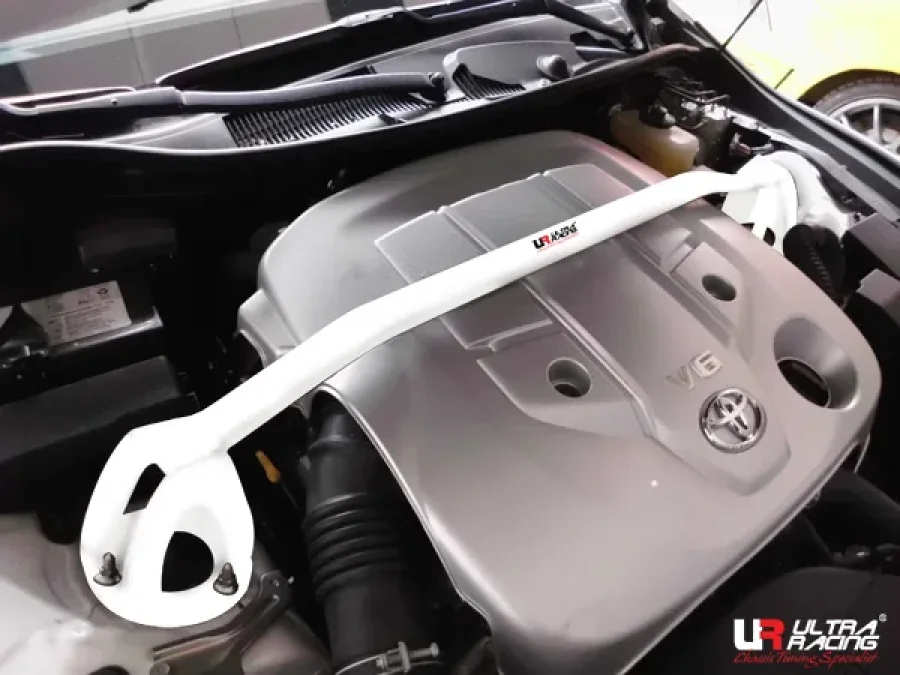 Ultra Racing Toyota Mark X 09+ 2.5 UltraRacing Front Upper Strutbar, référence TW2-1512
