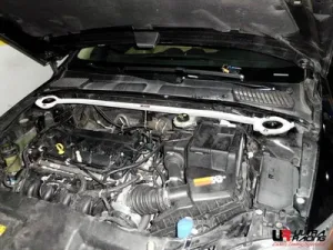 Ultra Racing Ford Mondeo MK4 2.3 07-13 Ultra-R 2P Front Upper Strutbar, référence TW2-1514