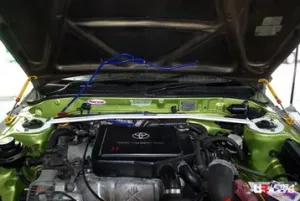 Ultra Racing Toyota Carina II 87-92 2.0 Ultra-R Front Upper Strutbar, référence TW2-1537