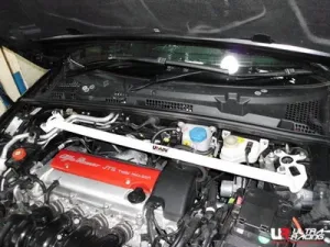 Ultra Racing Alfa Romeo 159 05+ / Brera Ultra-R 2P Front Upper Strutbar, référence TW2-1604