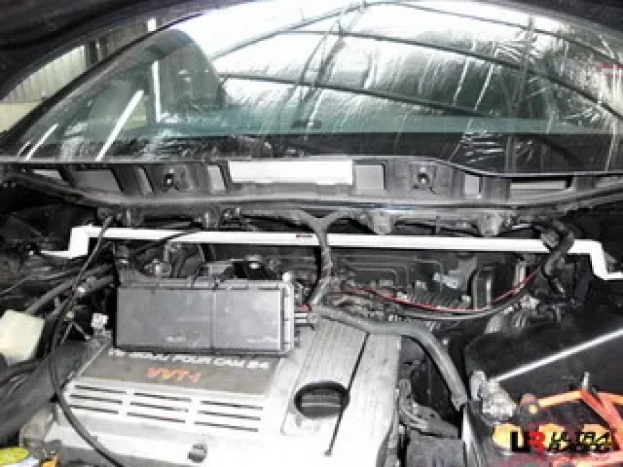 Ultra Racing Toyota Previa 00-06 Ultra-R Front Upper Strutbar 1633, référence TW2-1633