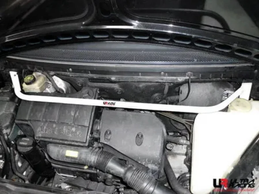 Ultra Racing Mercedes A-Class 97-05 A160 1.6 Ultra-R Front Upper Strutbar, référence TW2-1655