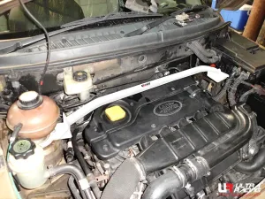 Ultra Racing Land Rover Freelander 02+ 2.0D 2-Point Front Upper Strutbar, référence TW2-1757