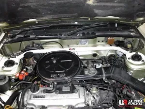 Ultra Racing Nissan Bluebird 89-93 U12 1.8 Ultra-R Front Upper Strutbar, référence TW2-1771
