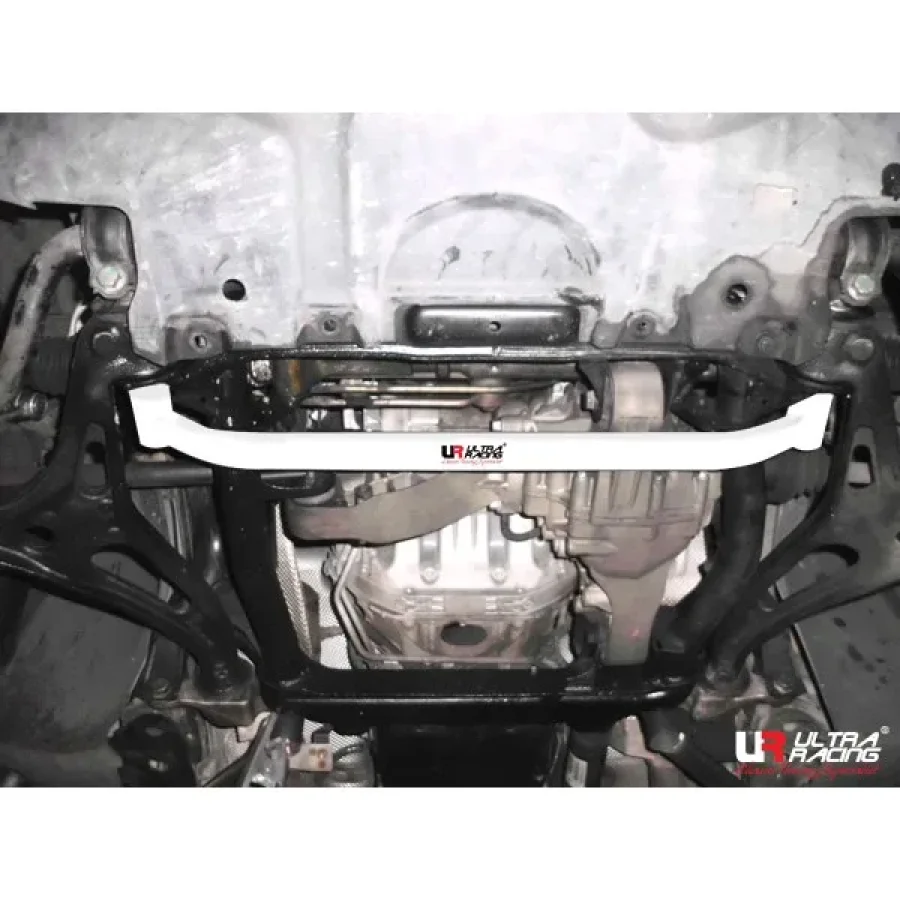 Ultra Racing Mercedes ML 3.5 W164 05-11 Ultra-R 2P Front Lower Bar 1885, référence LA2-1885