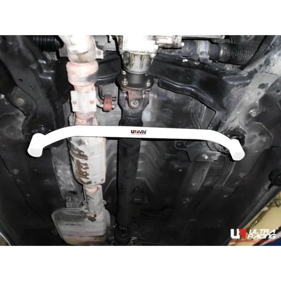 Ultra Racing Hyundai Santa Fe SM 01-06 Ultra-R 2P Front Lower Bar 1893, référence LA2-1893