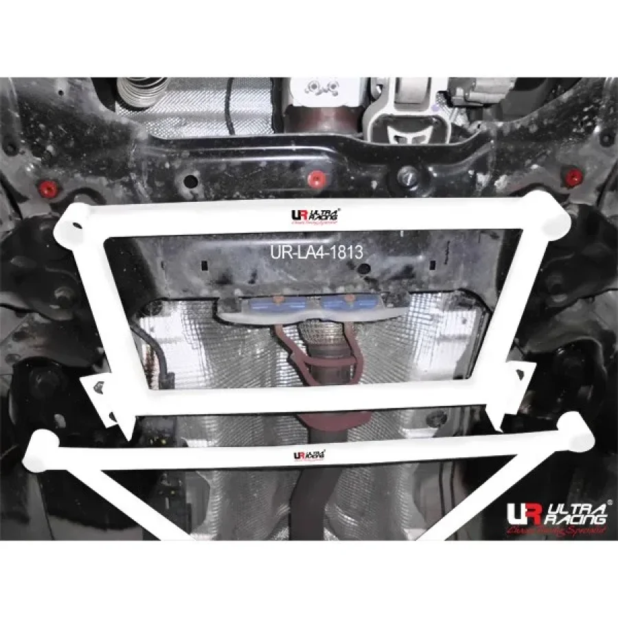 Ultra Racing Volvo V60 10+ / XC60 08+ 2.0T UltraRacing 4P Front H-Brace, référence LA4-1813