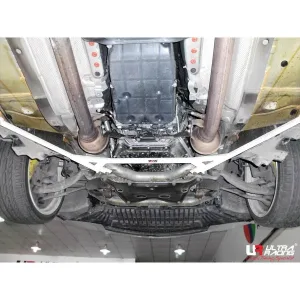 Ultra Racing Mercedes C-Class/AMG 07+ W204 Ultra-R 4P Front Lower Brace, référence LA4-1822
