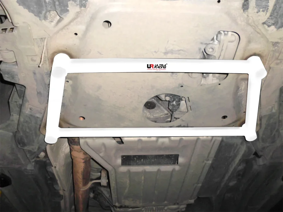 Ultra Racing BMW X6 E71 08+ UltraRacing 4-Point Front Lower Brace, référence LA4-1851