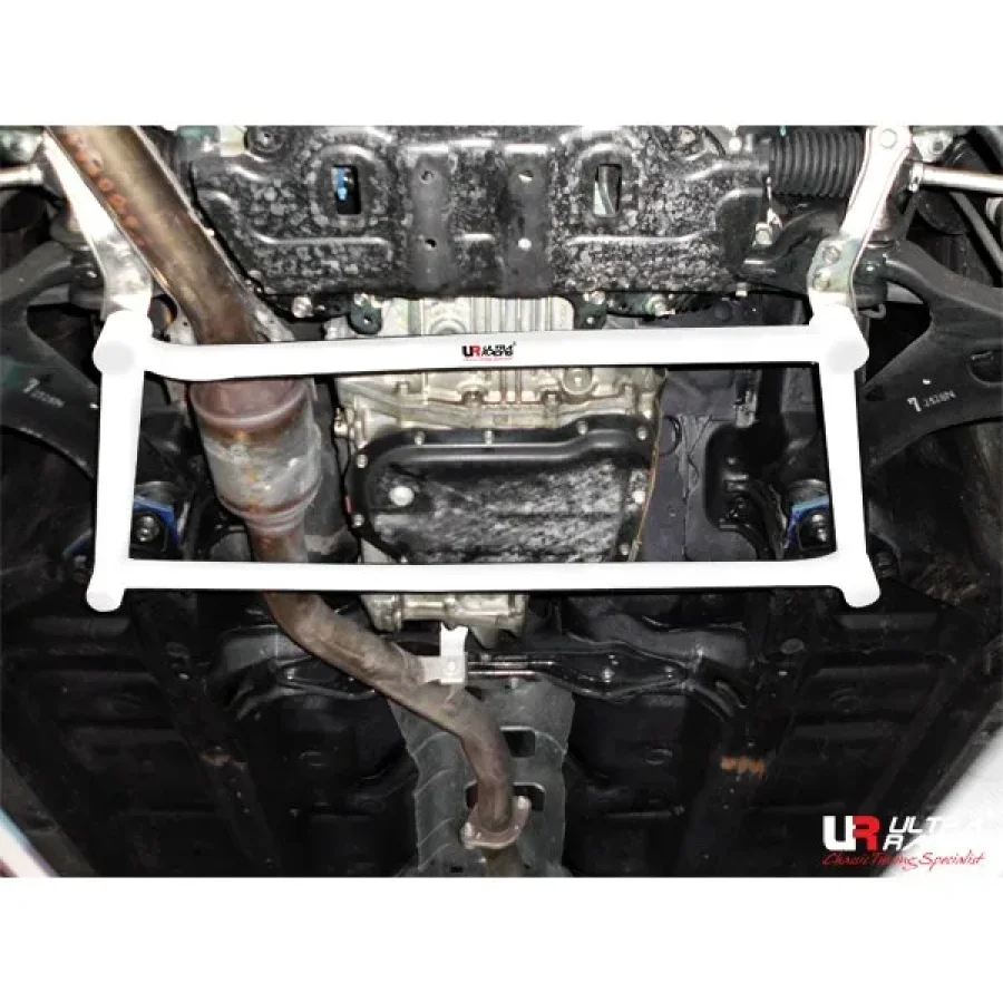 Ultra Racing Subaru XV 12+ Ultra-R 4-Point Front Lower Brace 1873, référence LA4-1873