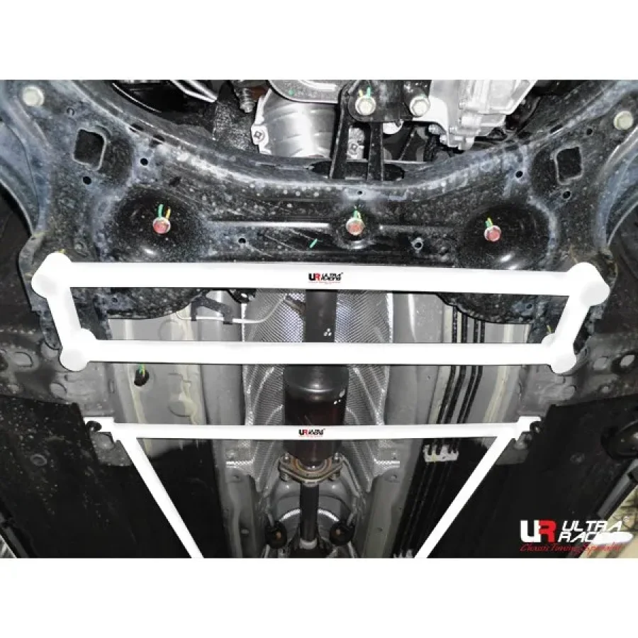 Ultra Racing Nissan Almera 1.5 11+ UltraRacing 4-Point Front Lower Brace, référence LA4-1942