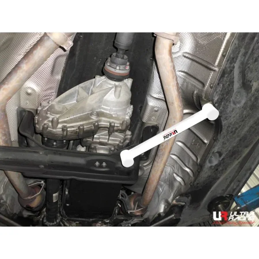 Ultra Racing Mercedes ML 3.5 W164 05-11 Ultra-R 2P Mid Lower Brace 1888, référence ML2-1888