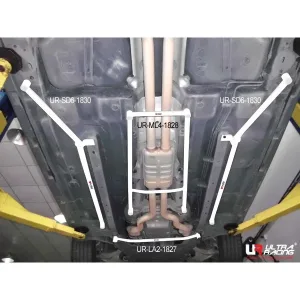 Ultra Racing Cadillac CTS 3.6 07+ UltraRacing 4-Point Mid Lower Brace, référence ML4-1828