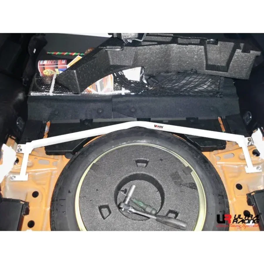 Ultra Racing Subaru Impreza WRX 4D 11+ Ultra-R 2P Rear Upper Strutbar, référence RE2-1872