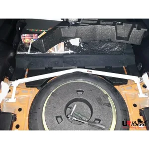 Ultra Racing Subaru Impreza WRX 4D 11+ Ultra-R 2P Rear Upper Strutbar, référence RE2-1872