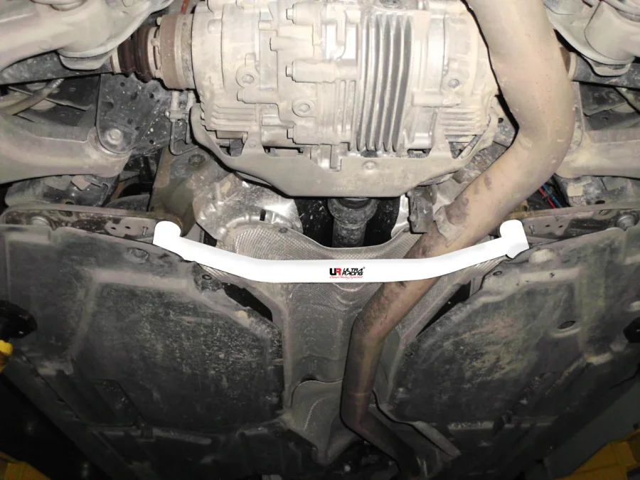 Ultra Racing BMW X6 E71 3.0T 08+ UltraRacing 2-Point Rear Lower Tiebar, référence RL2-1852