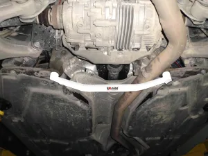 Ultra Racing BMW X6 E71 3.0T 08+ UltraRacing 2-Point Rear Lower Tiebar, référence RL2-1852