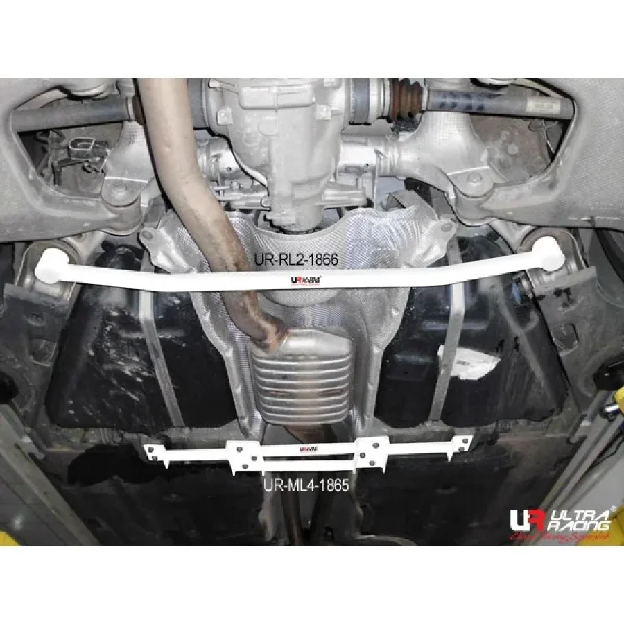 Ultra Racing BMW 5 525 F10 10+ UltraRacing 2-Point Rear Lower Bar 1866, référence RL2-1866