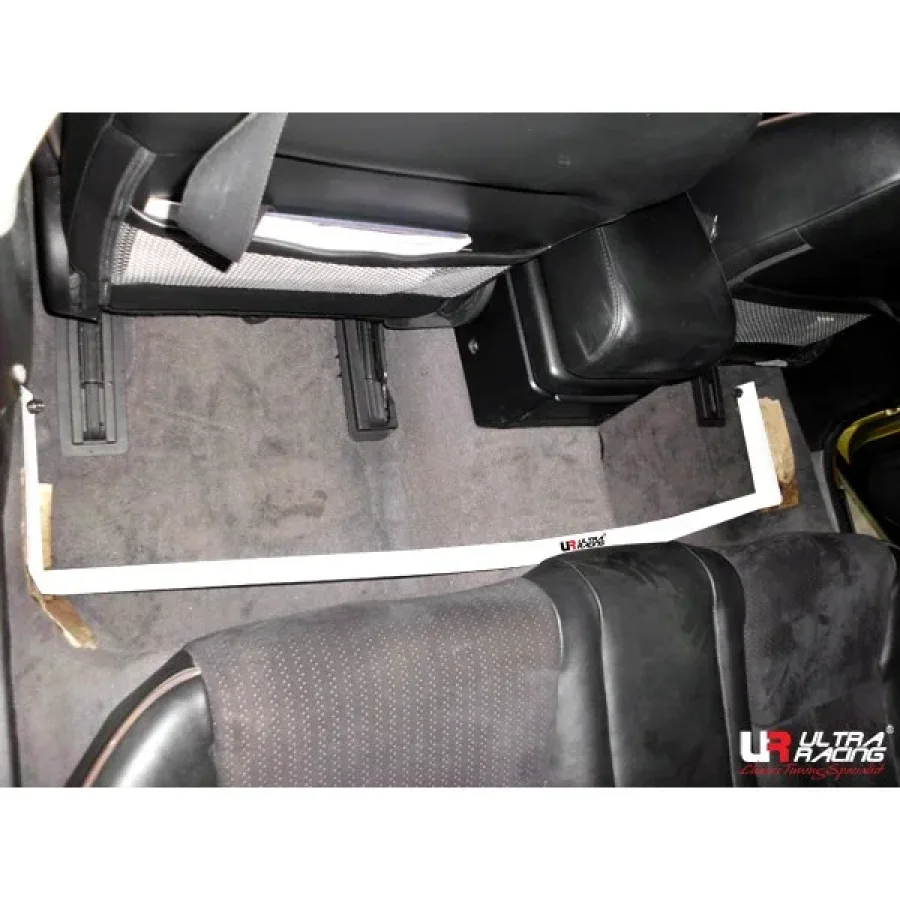 Ultra Racing Nissan Skyline V35 2.5 01+ Ultra-R 2-Point Room Bar, référence RO2-1959