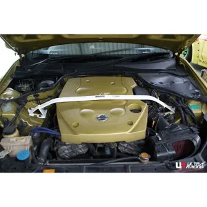 Ultra Racing Nissan Skyline V35 2.5 01+ Ultra-R 2P Front Upper Strutbar, référence TW2-1958