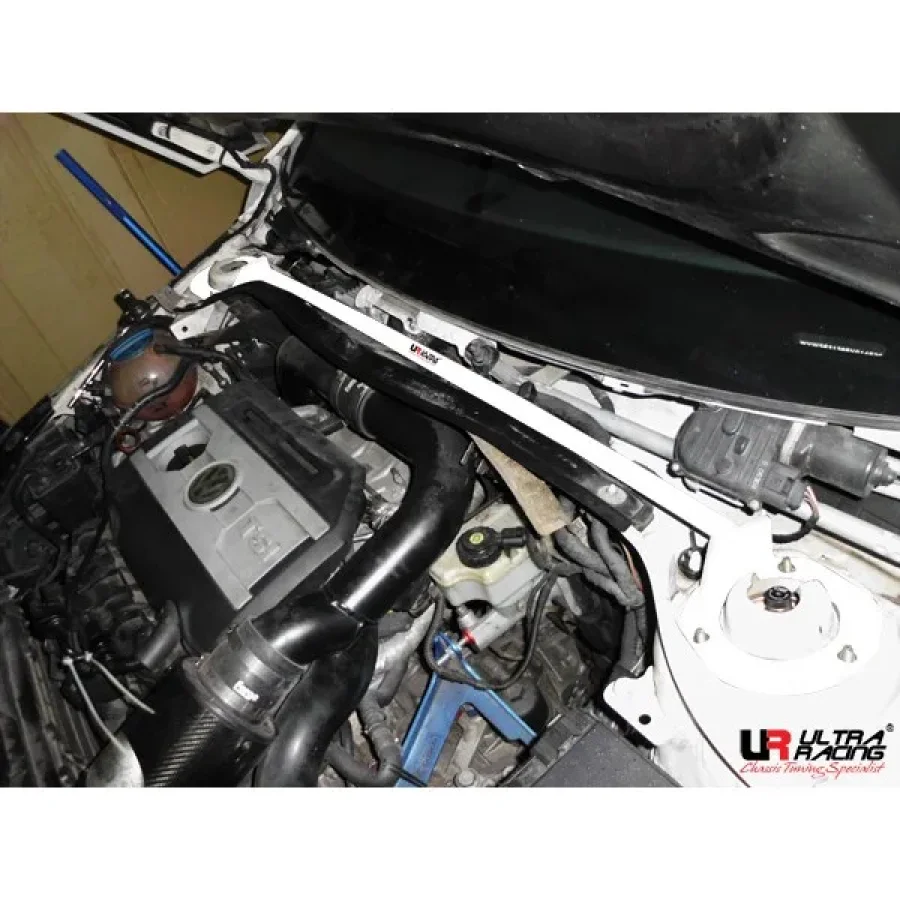 Ultra Racing VW Golf 6 1.4TSI/ Golf R Ultra-R Front Upper Strutbar RHD, référence TW2-1284