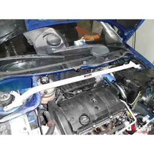 Ultra Racing Peugeot 206 / 206 CC 1.6 Ultra-R 2P Front Upper Strutbar, référence TW2-2044