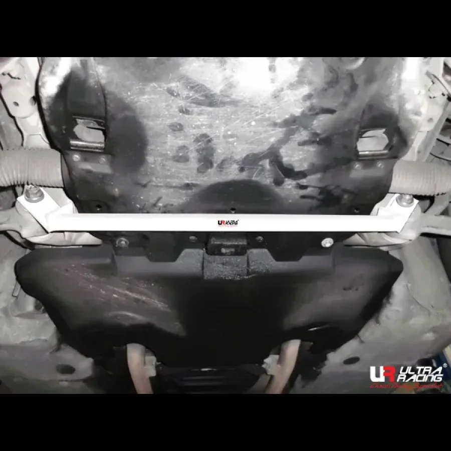 Ultra Racing Mercedes S-Class 98-05 W220 2.8/3.2 Ultra-R Front Lower Bar, référence LA2-2052