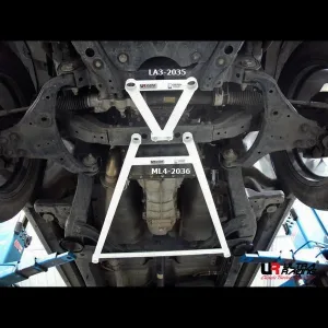 Ultra Racing Isuzu D-Max 2.5D 11+ UltraRacing 3P Front Lower Bar 2035, référence LA3-2035
