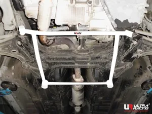 Ultra Racing Chevrolet Aveo 1.4 11+ UltraRacing 4P Front Lower H-Brace, référence LA4-2013