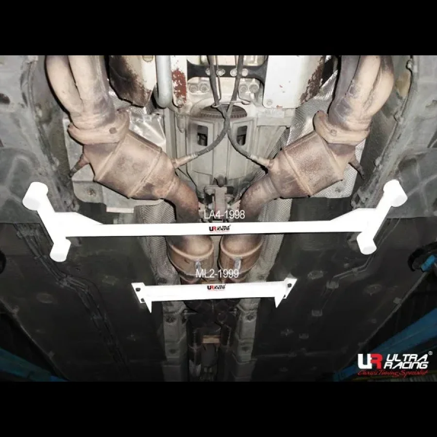 Ultra Racing Maserati Quattro Porte 4.2 04+ Ultra-R 2P Mid Lower Bar, référence ML2-1999