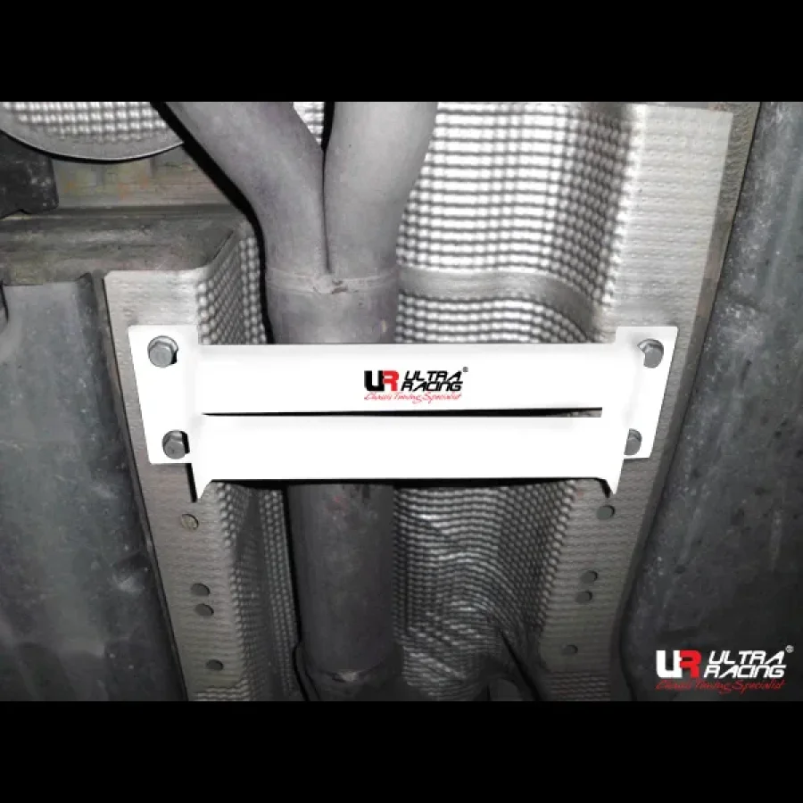 Ultra Racing Mercedes S-Class 98-05 W220 2.8/3.2 Ultra-R Mid Lower Bar, référence ML2-2053