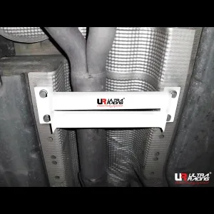 Ultra Racing Mercedes S-Class 98-05 W220 2.8/3.2 Ultra-R Mid Lower Bar, référence ML2-2053