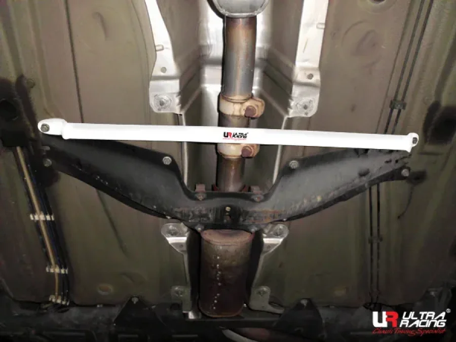Ultra Racing Audi TT 8N 98-06 1.8T Ultra-R 2P Mid Lower Bar 2091, référence ML2-2091