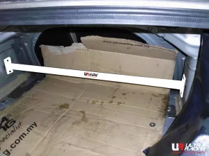 Ultra Racing Hyundai Elentra XD 1.8 00-06 UltraRacing 2P Rear Strutbar, référence RE2-2072