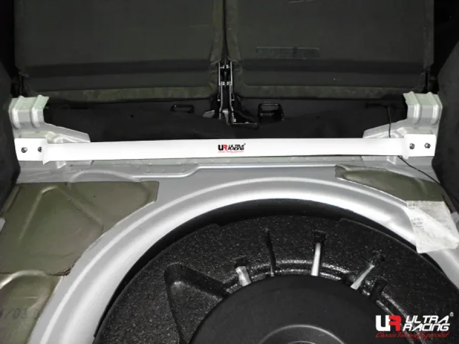 Ultra Racing Audi TT 8N 98-06 1.8T Ultra-R 2P Rear Upper Strutbar 2089, référence RE2-2089