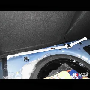 Ultra Racing Kia Rio 1.4 11+ UltraRacing 3P Rear Upper Strutbar 2085, référence RE3-2085