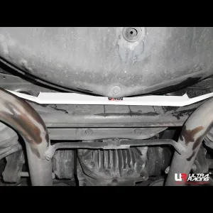 Ultra Racing Mercedes S-Class 98-05 W220 2.8/3.2 Ultra-R Rear Lower Bar, référence RL2-2054