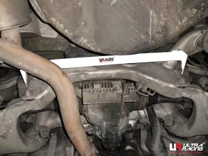 Ultra Racing BMW 7-Series E65 735/740 UltraRacing 2P Rear Lower Bar 2057, référence RL2-2057