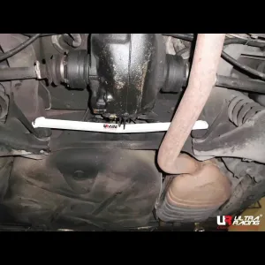 Ultra Racing Mercedes S-Class 91-98 W140 3,2 Ultra-R 2P Rear Lower Bar, référence RL2-2061