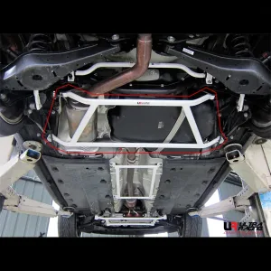 Ultra Racing VW Golf 6 2.0 12+ UltraRacing 4P Rear Lower Bar 1965, référence RL4-1965