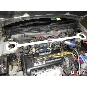 Ultra Racing Nissan Primera 95-02 P11 UltraRacing Front Upper Strutbar, référence TW2-1975