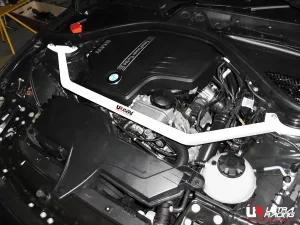 Ultra Racing BMW 2 F22/ 3 F30/ 3 GT F34/ 11+ Ultra-R Front Upper Strutbar, référence TW2-1991