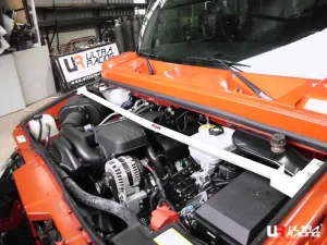 Ultra Racing Hummer H2 6.0 03-09 UltraRacing 2P Front Upper Strutbar, référence TW2-2073