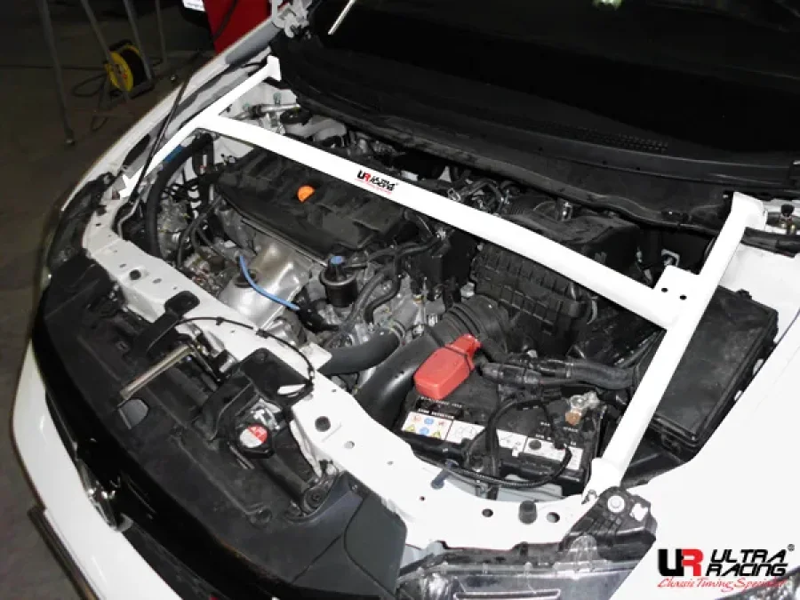 Ultra Racing Honda Civic FB/Coupe 10+ USA Ultra-R 4P Front Upper Strutbar, référence TW4-1992