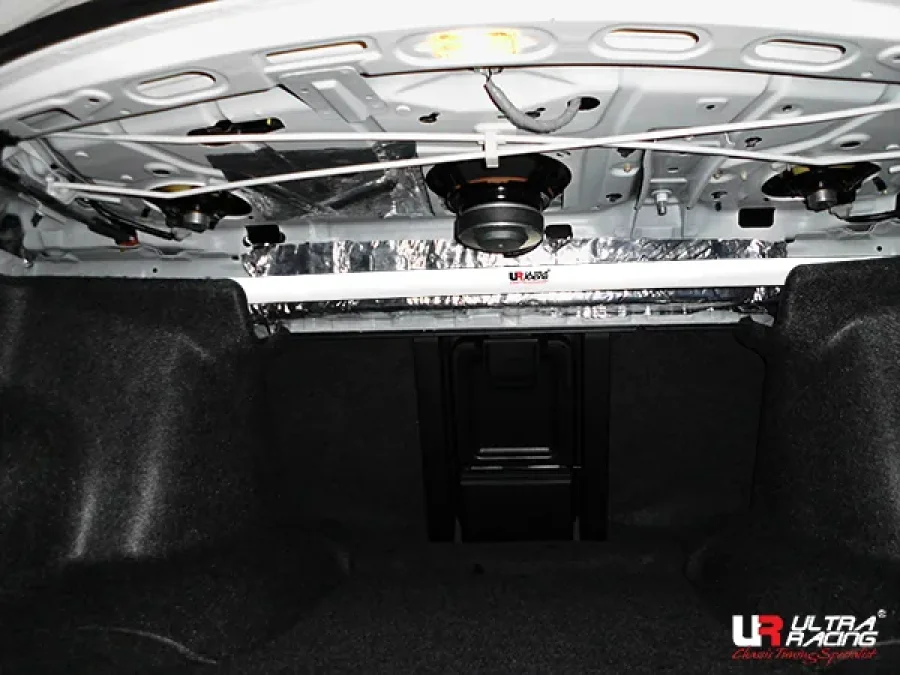 Ultra Racing Honda Accord 08+ 2.0/2.4 UltraRacing 2P Rear Upper Strutbar, référence RE2-2046