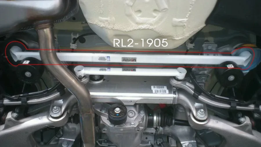 Ultra Racing BMW 640 E63/E64 4.0 03-10 Ultra-R 2-Point Rear Lower Bar, référence RL2-1905